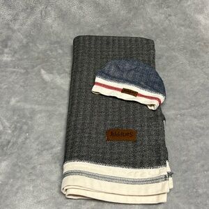 Juddlies Baby blanket and baby hat